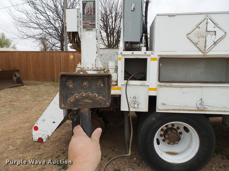 image for item DD1223 1998 International 4900 Crew Cab railroad service truck with crane