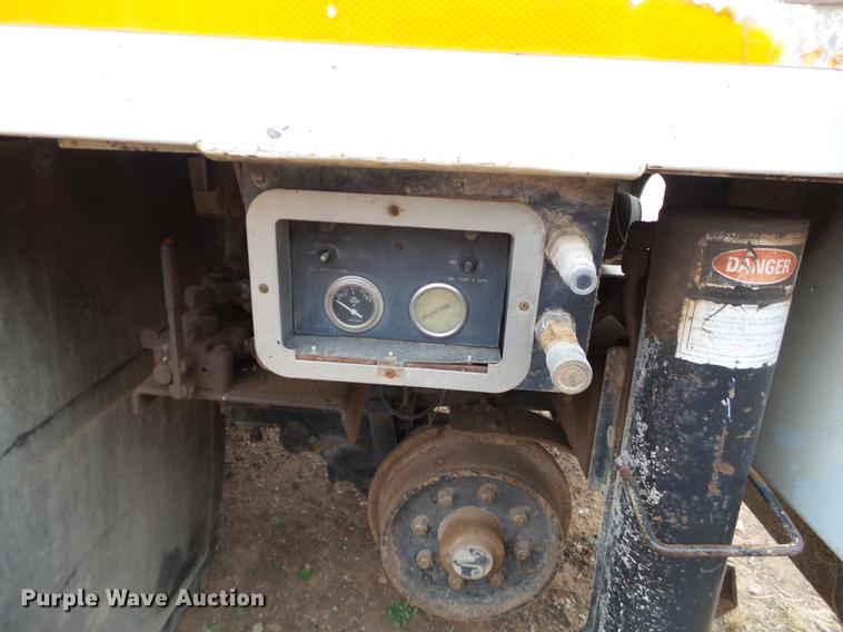 image for item DD1223 1998 International 4900 Crew Cab railroad service truck with crane