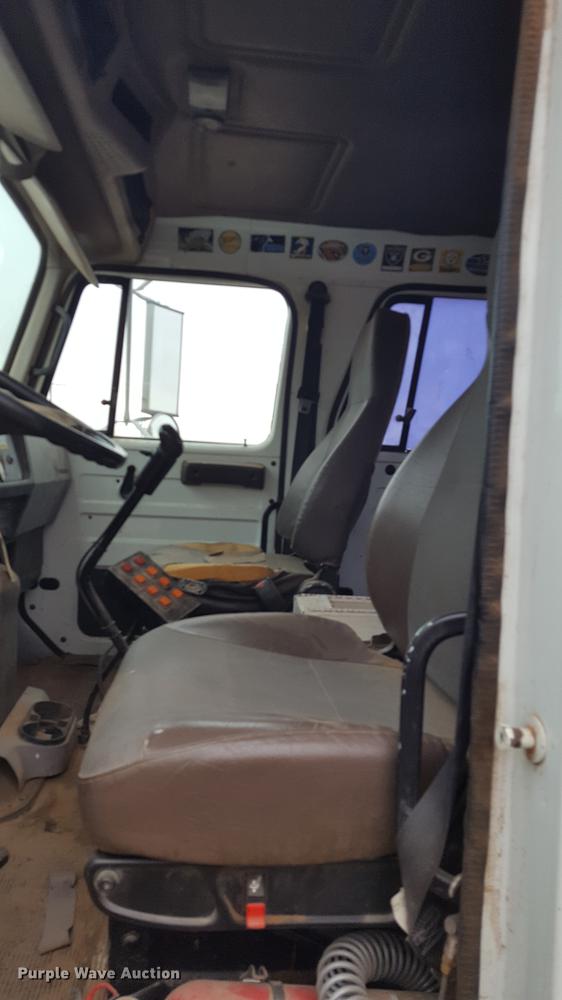 image for item DD1223 1998 International 4900 Crew Cab railroad service truck with crane