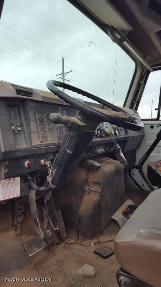 image for item DD1223 1998 International 4900 Crew Cab railroad service truck with crane