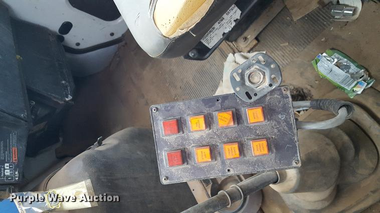 image for item DD1223 1998 International 4900 Crew Cab railroad service truck with crane