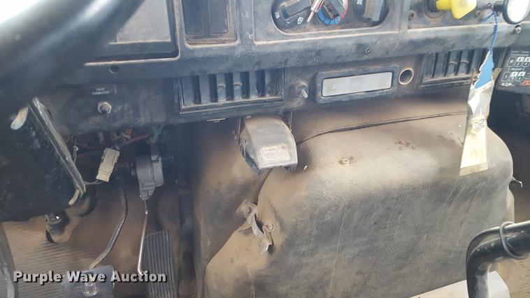 image for item DD1223 1998 International 4900 Crew Cab railroad service truck with crane