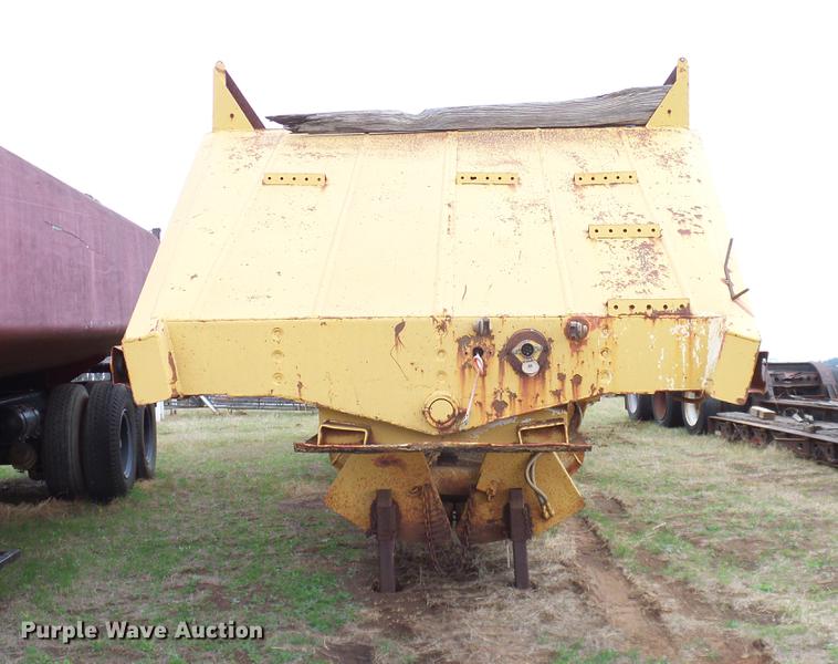 image for item DD1308 1980 Fruehauf DES-M2-1722/37-35 bottom dump trailer