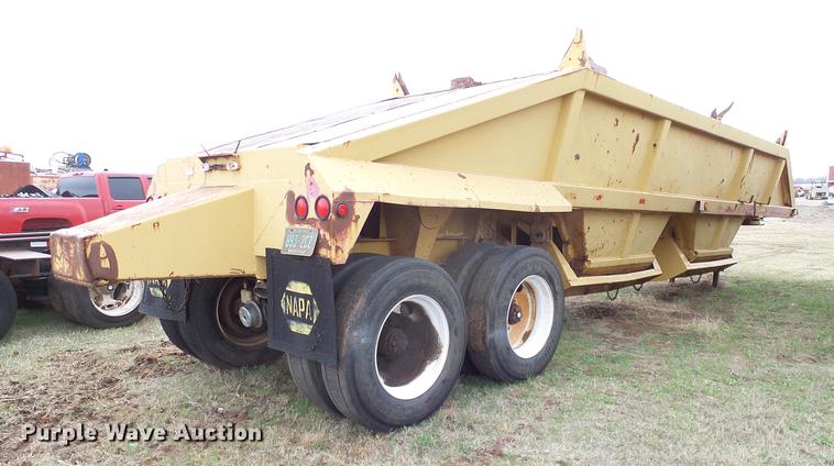 image for item DD1308 1980 Fruehauf DES-M2-1722/37-35 bottom dump trailer