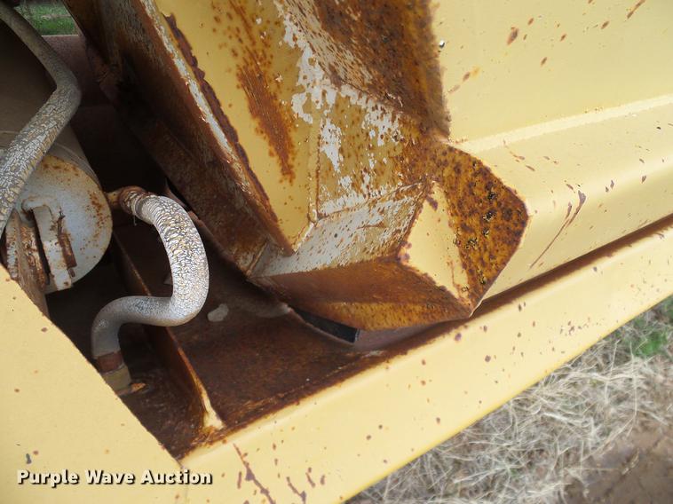 image for item DD1308 1980 Fruehauf DES-M2-1722/37-35 bottom dump trailer