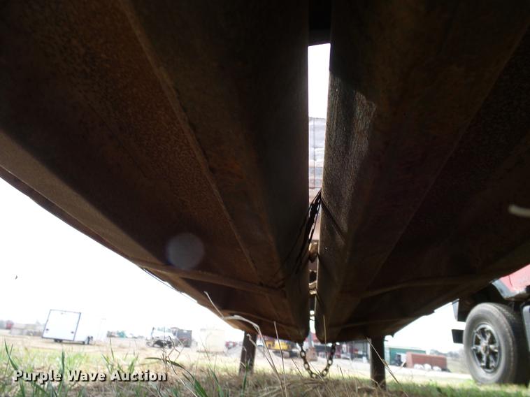 image for item DD1308 1980 Fruehauf DES-M2-1722/37-35 bottom dump trailer