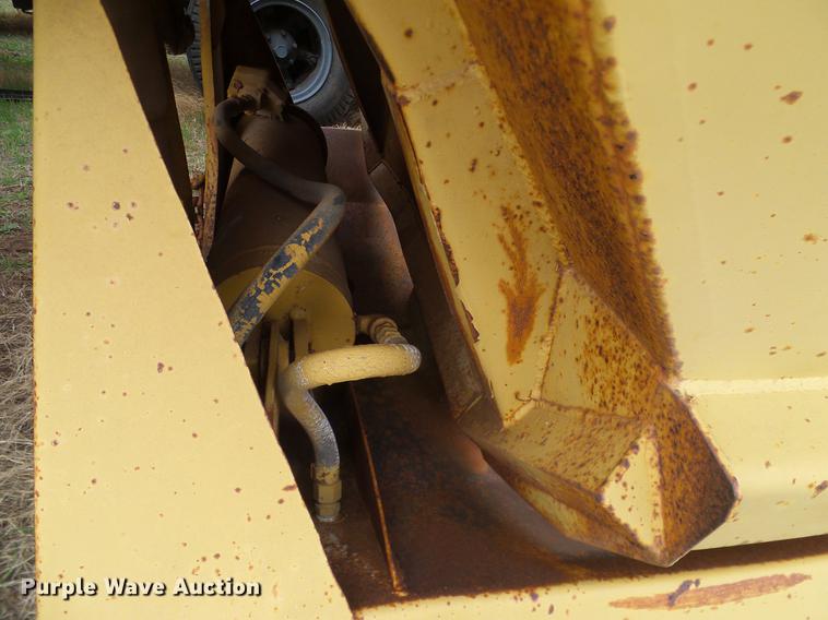 image for item DD1308 1980 Fruehauf DES-M2-1722/37-35 bottom dump trailer