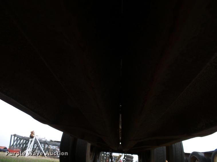 image for item DD1308 1980 Fruehauf DES-M2-1722/37-35 bottom dump trailer