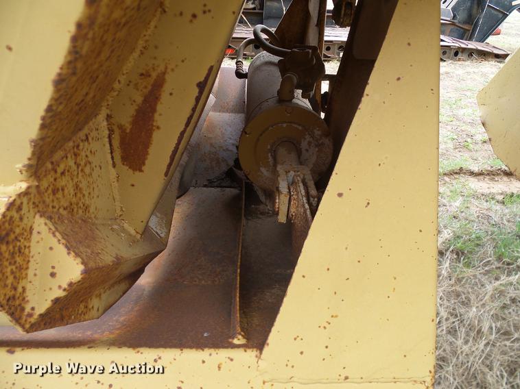 image for item DD1308 1980 Fruehauf DES-M2-1722/37-35 bottom dump trailer