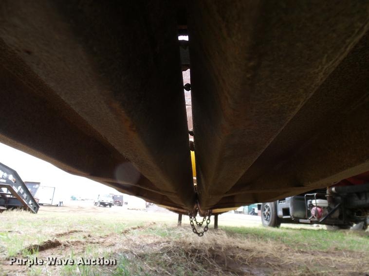 image for item DD1308 1980 Fruehauf DES-M2-1722/37-35 bottom dump trailer