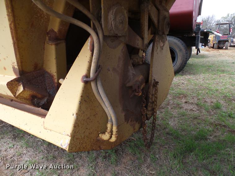 image for item DD1308 1980 Fruehauf DES-M2-1722/37-35 bottom dump trailer