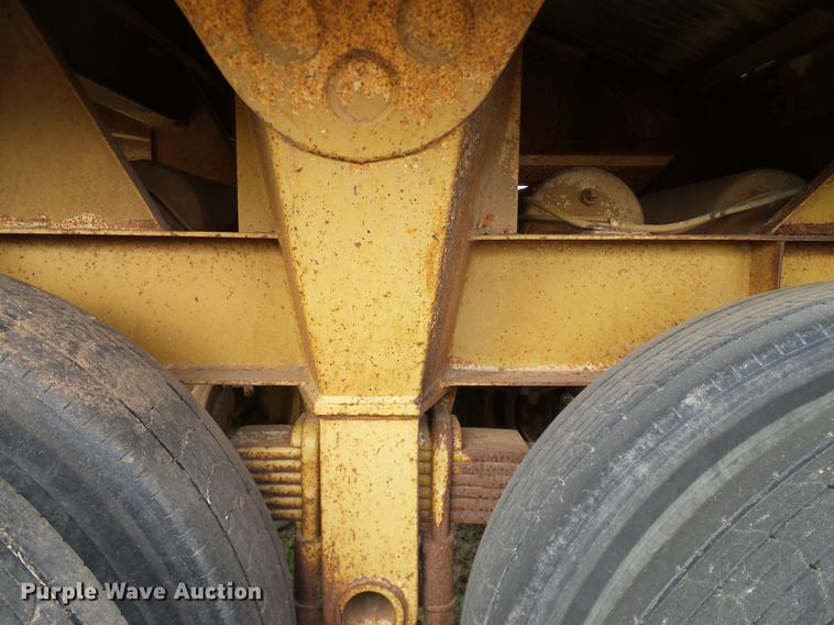 image for item DD1308 1980 Fruehauf DES-M2-1722/37-35 bottom dump trailer