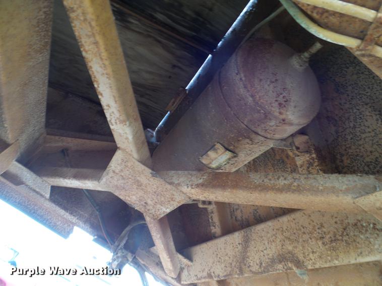 image for item DD1308 1980 Fruehauf DES-M2-1722/37-35 bottom dump trailer