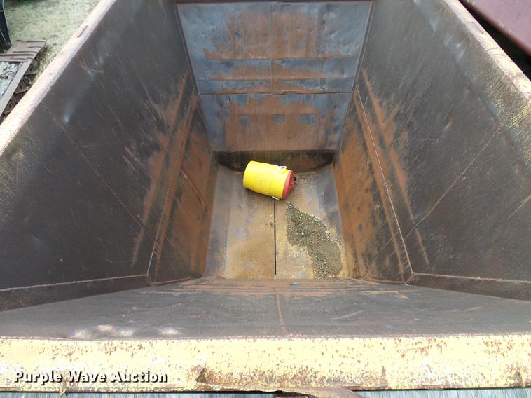 image for item DD1308 1980 Fruehauf DES-M2-1722/37-35 bottom dump trailer