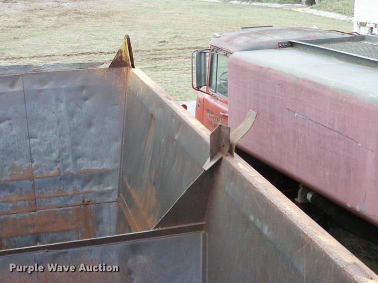 image for item DD1308 1980 Fruehauf DES-M2-1722/37-35 bottom dump trailer
