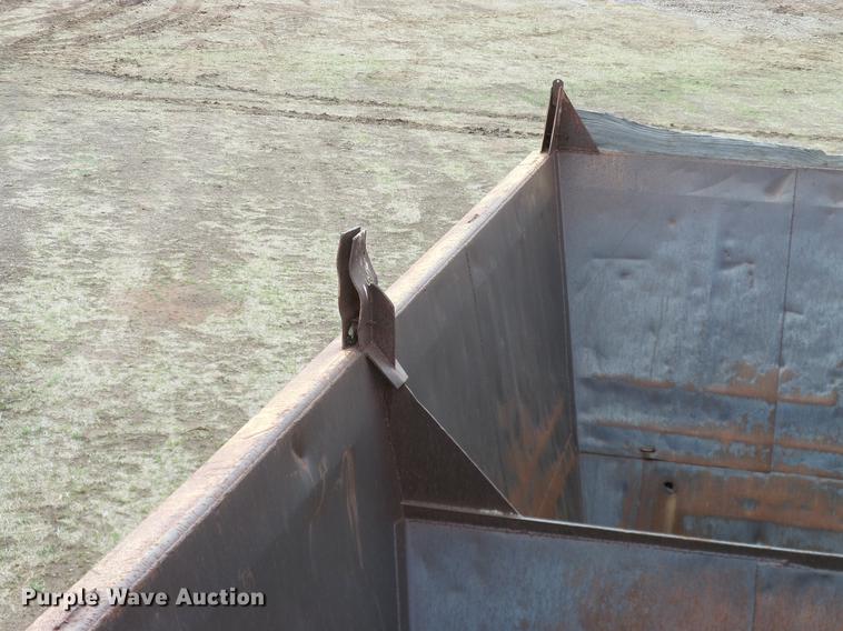 image for item DD1308 1980 Fruehauf DES-M2-1722/37-35 bottom dump trailer