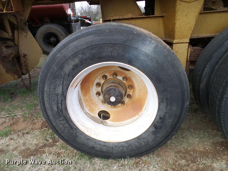 image for item DD1308 1980 Fruehauf DES-M2-1722/37-35 bottom dump trailer