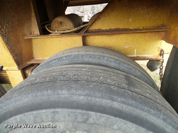 image for item DD1308 1980 Fruehauf DES-M2-1722/37-35 bottom dump trailer