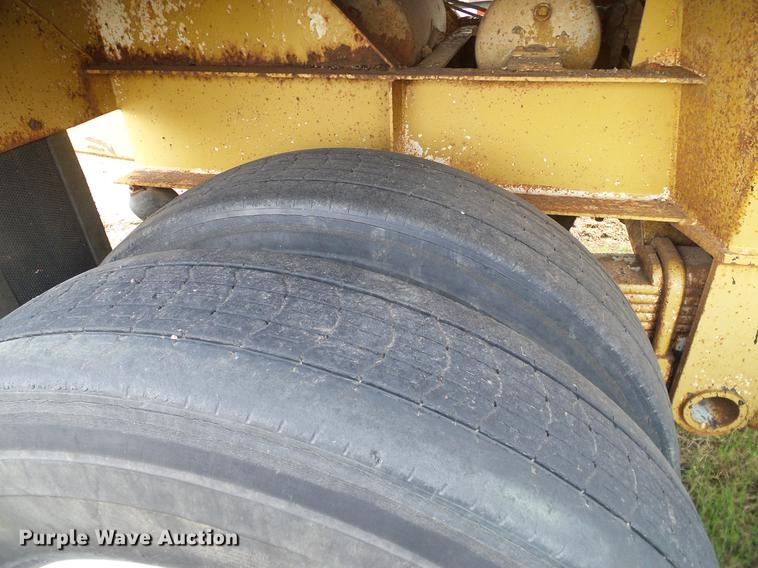 image for item DD1308 1980 Fruehauf DES-M2-1722/37-35 bottom dump trailer