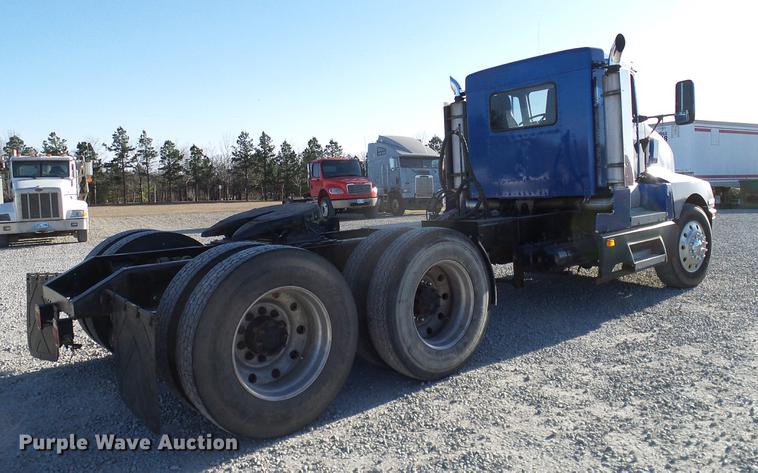 image for item DD1339 1993 Kenworth semi truck