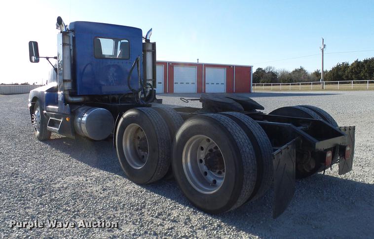 image for item DD1339 1993 Kenworth semi truck