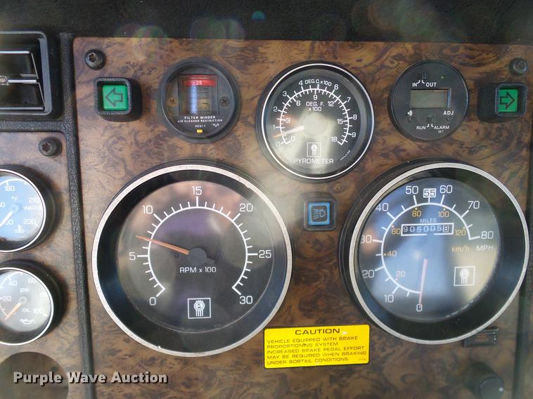 image for item DD1339 1993 Kenworth semi truck