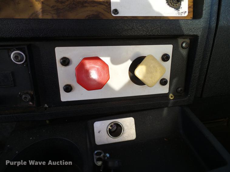 image for item DD1339 1993 Kenworth semi truck