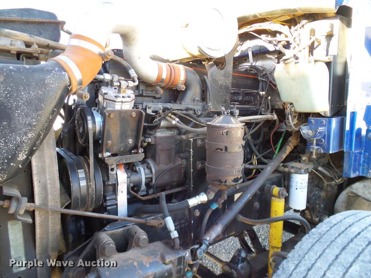 image for item DD1339 1993 Kenworth semi truck