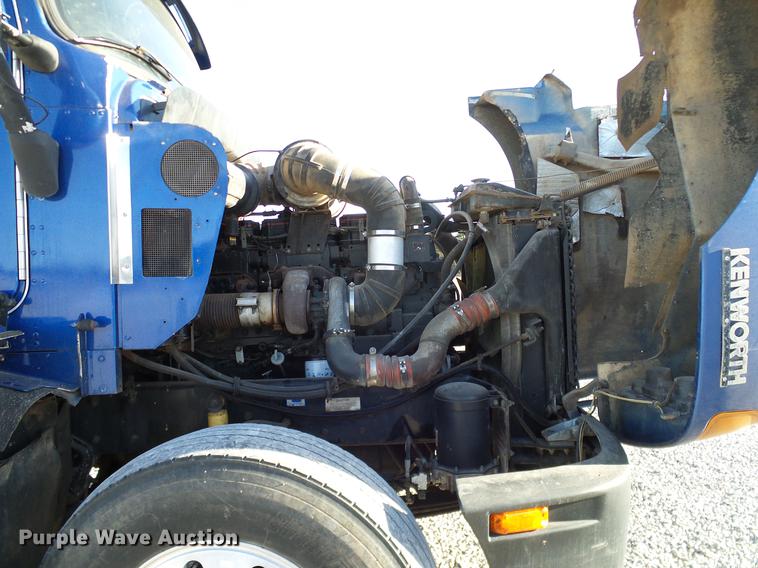 image for item DD1339 1993 Kenworth semi truck