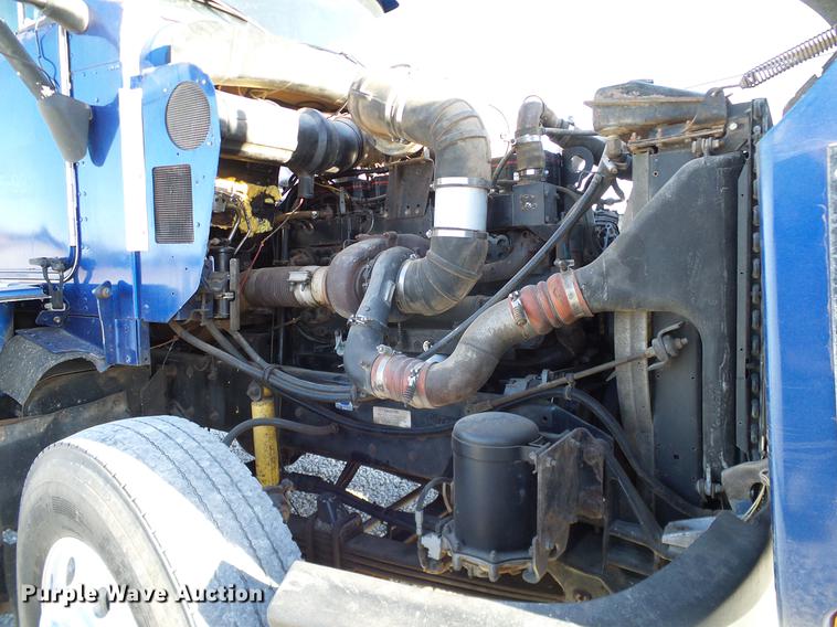 image for item DD1339 1993 Kenworth semi truck