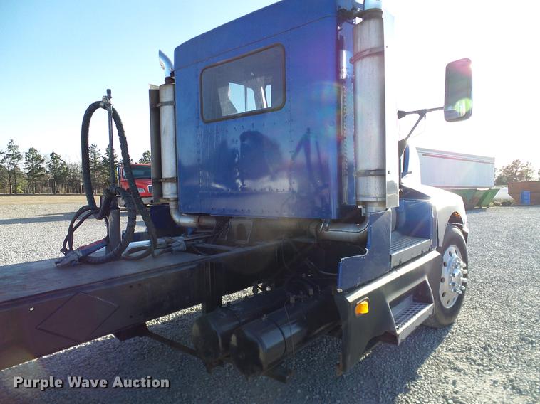 image for item DD1339 1993 Kenworth semi truck