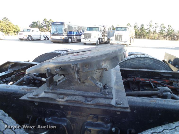 image for item DD1339 1993 Kenworth semi truck