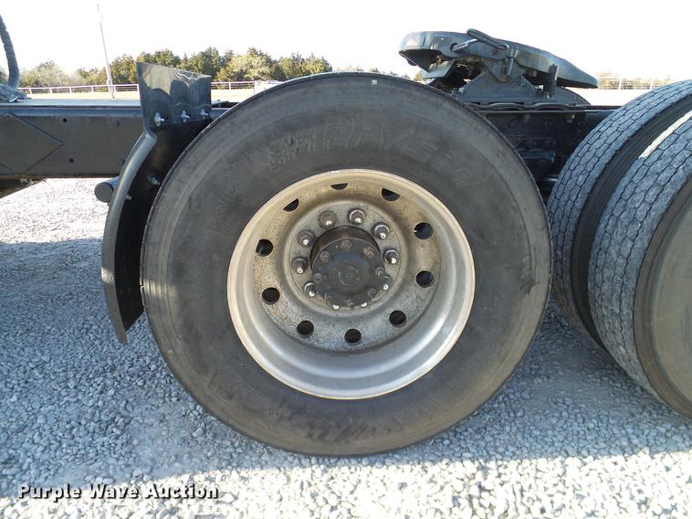 image for item DD1339 1993 Kenworth semi truck