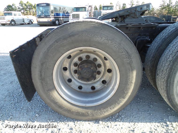 image for item DD1339 1993 Kenworth semi truck