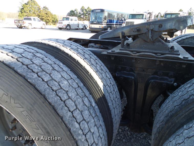 image for item DD1339 1993 Kenworth semi truck