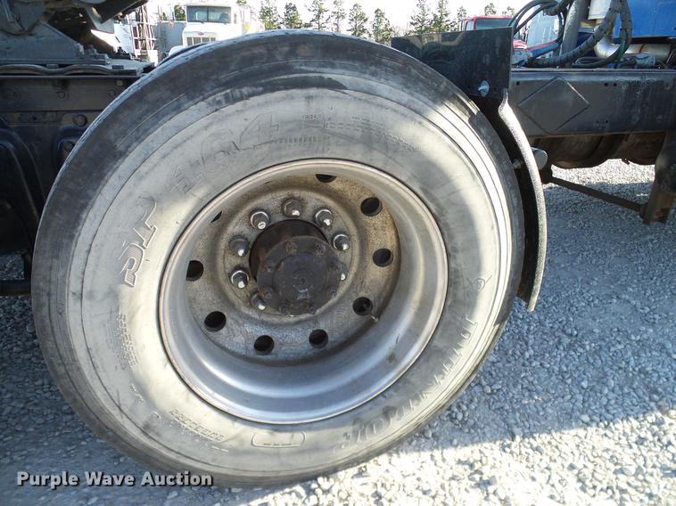 image for item DD1339 1993 Kenworth semi truck