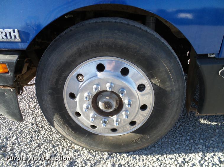 image for item DD1339 1993 Kenworth semi truck