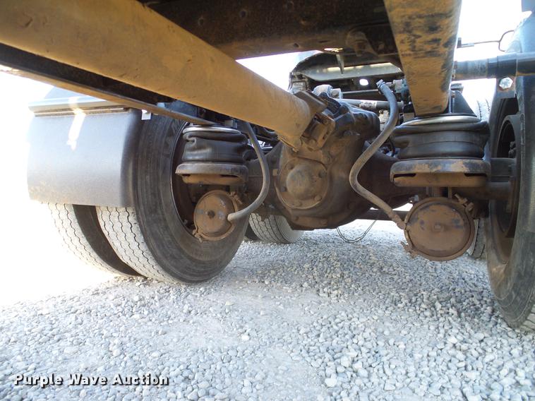 image for item DD1339 1993 Kenworth semi truck