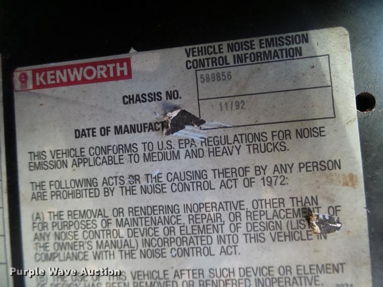 image for item DD1339 1993 Kenworth semi truck