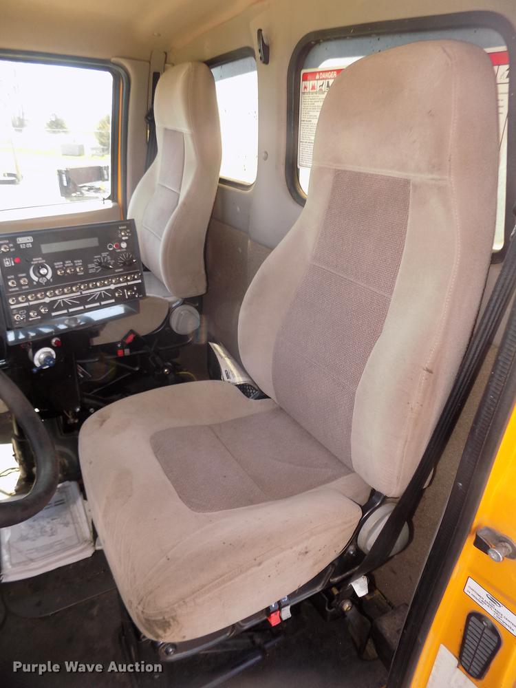 image for item DD2767 2009 Sterling L7500 oil distributor truck