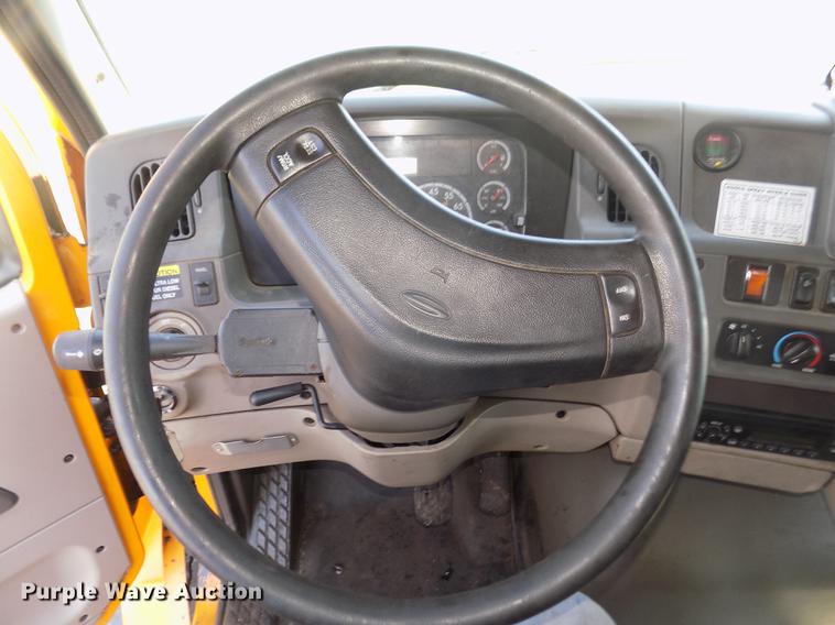 image for item DD2767 2009 Sterling L7500 oil distributor truck