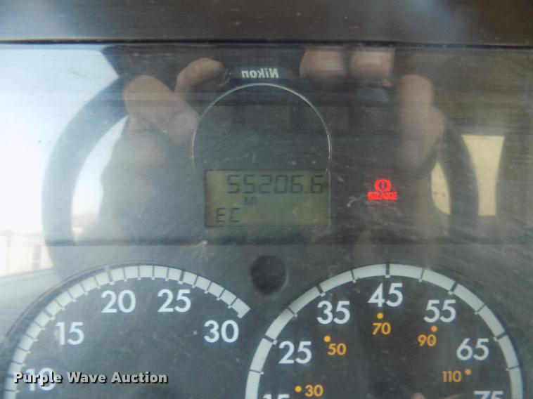 image for item DD2767 2009 Sterling L7500 oil distributor truck