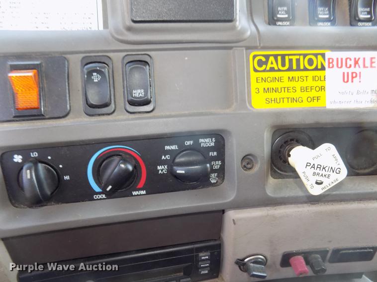 image for item DD2767 2009 Sterling L7500 oil distributor truck