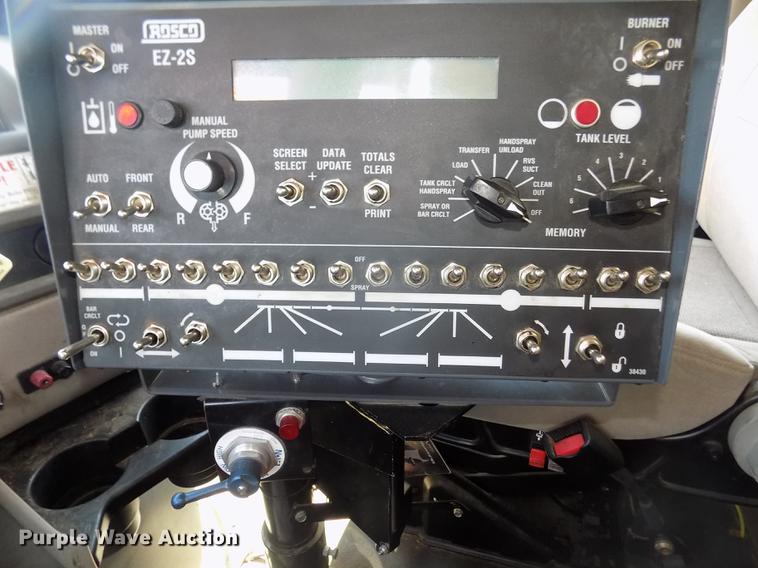 image for item DD2767 2009 Sterling L7500 oil distributor truck