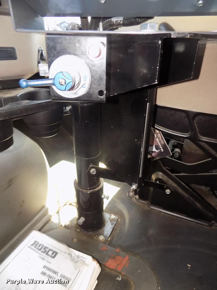 image for item DD2767 2009 Sterling L7500 oil distributor truck