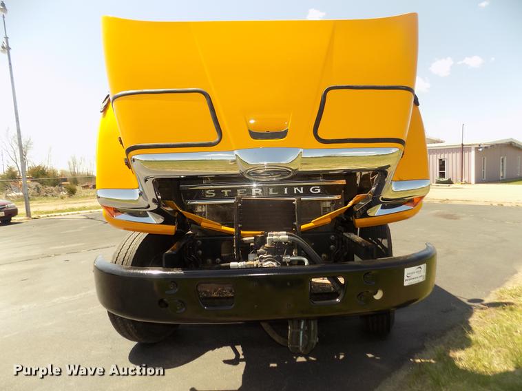 image for item DD2767 2009 Sterling L7500 oil distributor truck