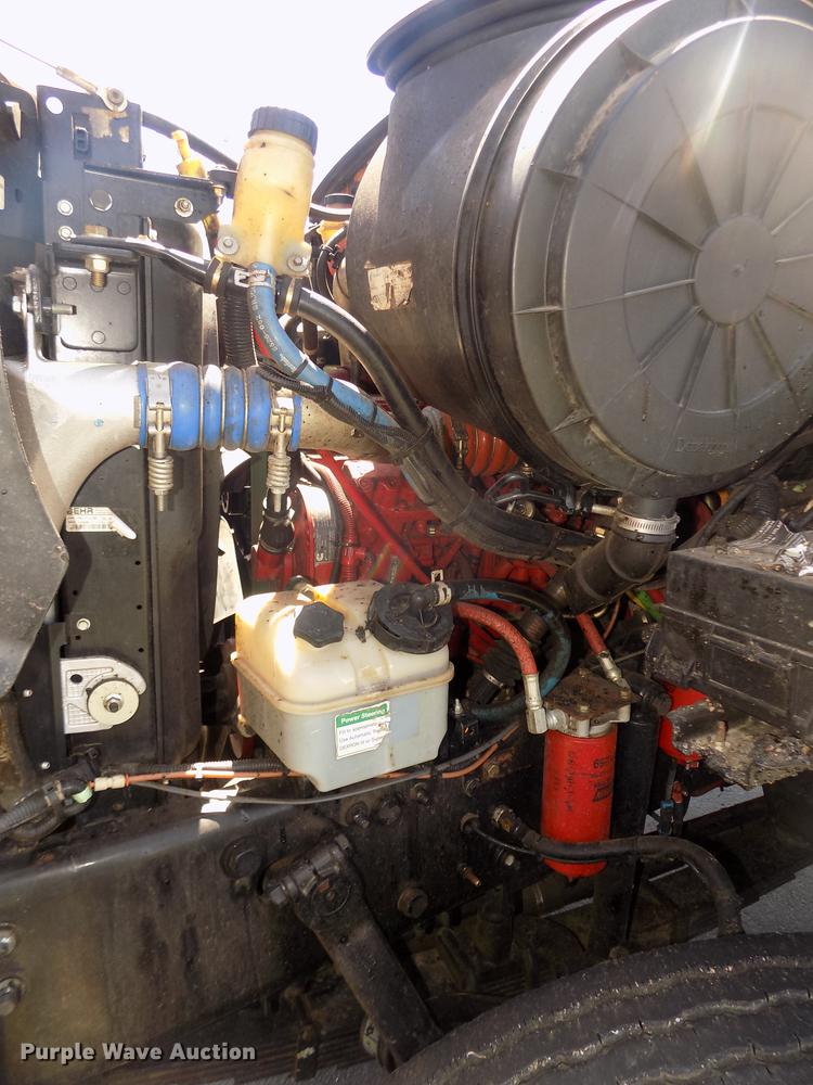 image for item DD2767 2009 Sterling L7500 oil distributor truck