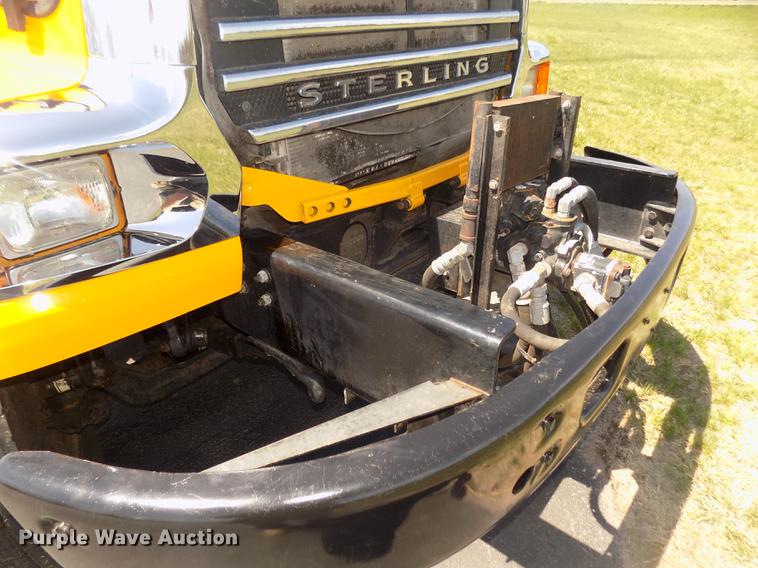 image for item DD2767 2009 Sterling L7500 oil distributor truck