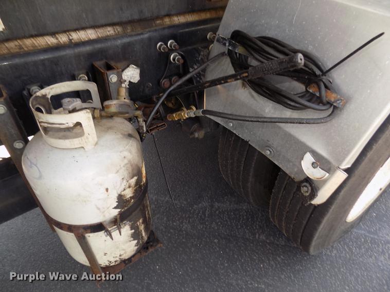 image for item DD2767 2009 Sterling L7500 oil distributor truck