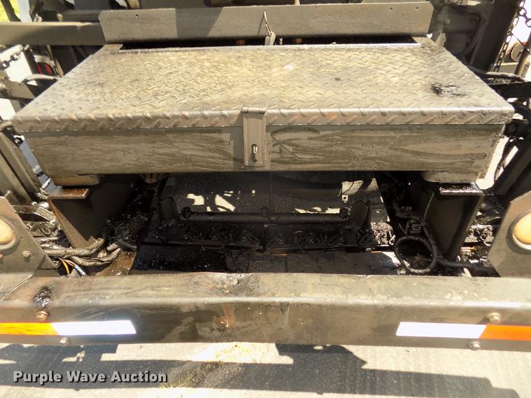 image for item DD2767 2009 Sterling L7500 oil distributor truck